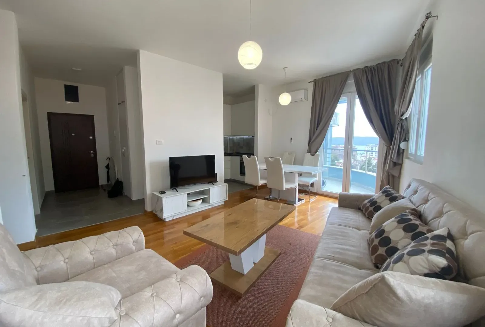 Sale, two bedroom apartment, 58m², Bečići, Budva