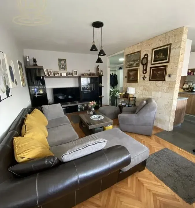 Sale, three bedroom apartment, 70m², Medijana, Niš