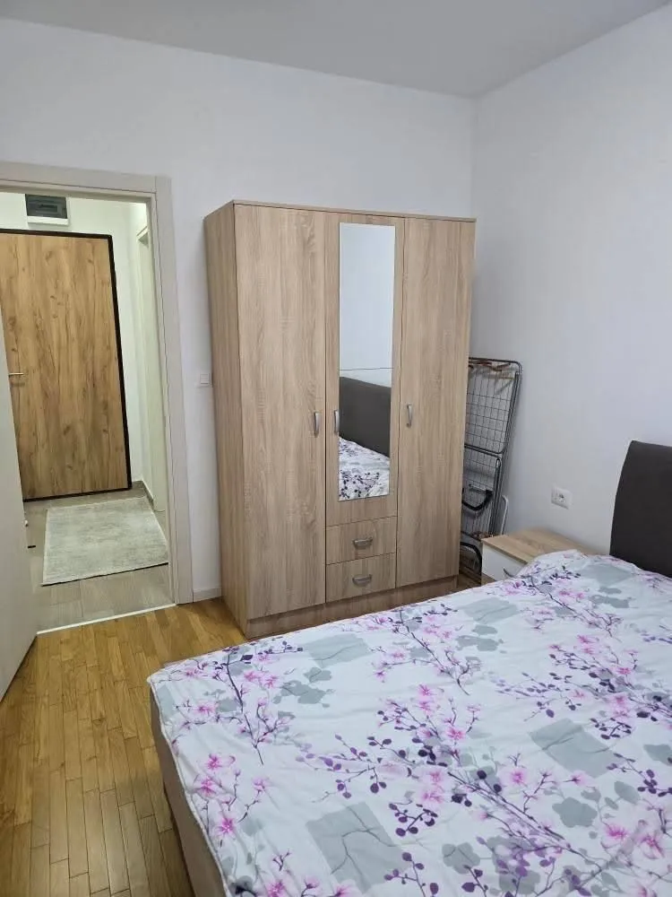 Izdavanje, jednosoban stan, 47m², Stari Aerodrom, Podgorica