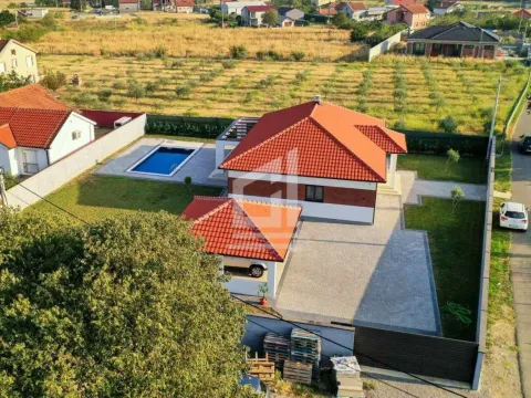 Prodaja, kuća, 200m², Podgorica, Crna Gora - image 9