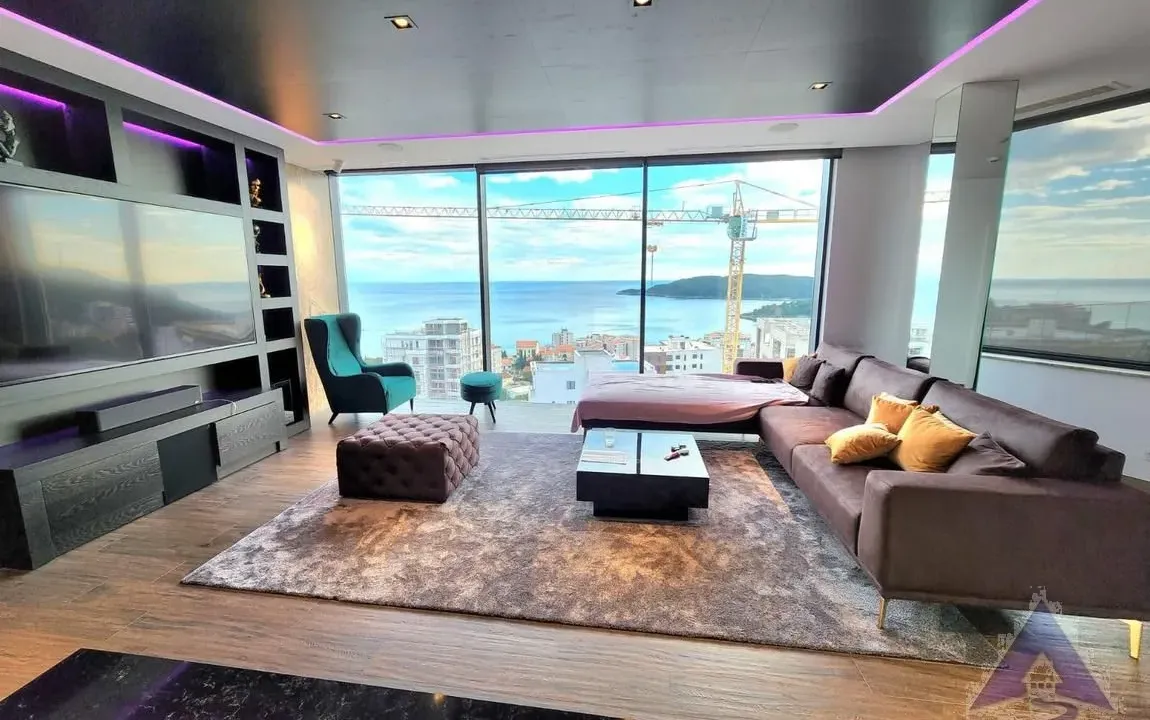 Prodaja, trosoban stan, 285m², Bečići, Budva