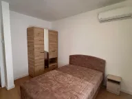 Izdavanje, trosoban stan, 200m², Centar, Tivat - image 11