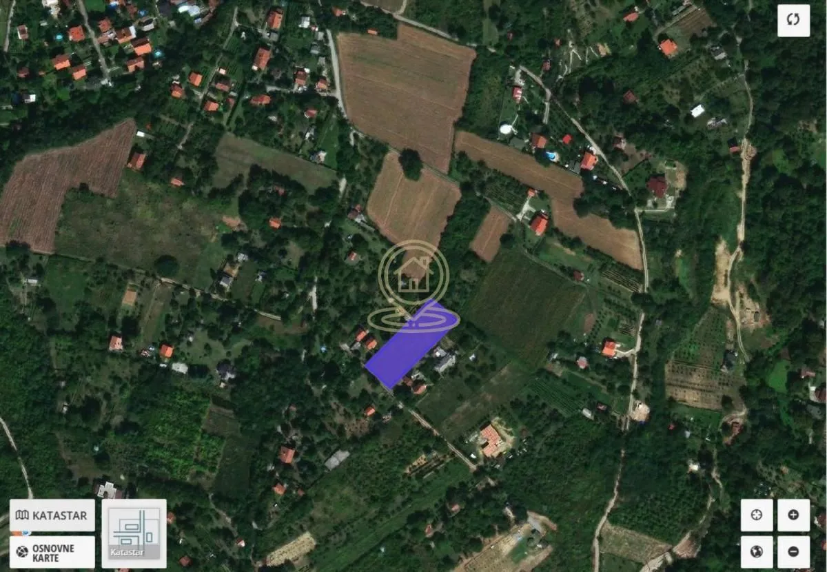 Katastarski prikaz lokacije zemljišta sa označenom parcelom iz ptičje perspektive.