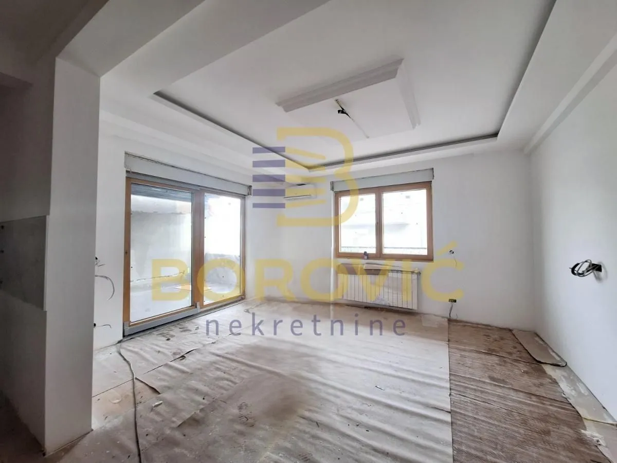 Prodaja, trosoban stan, 100m², Kluz, Zvezdara Sve Podlokacije