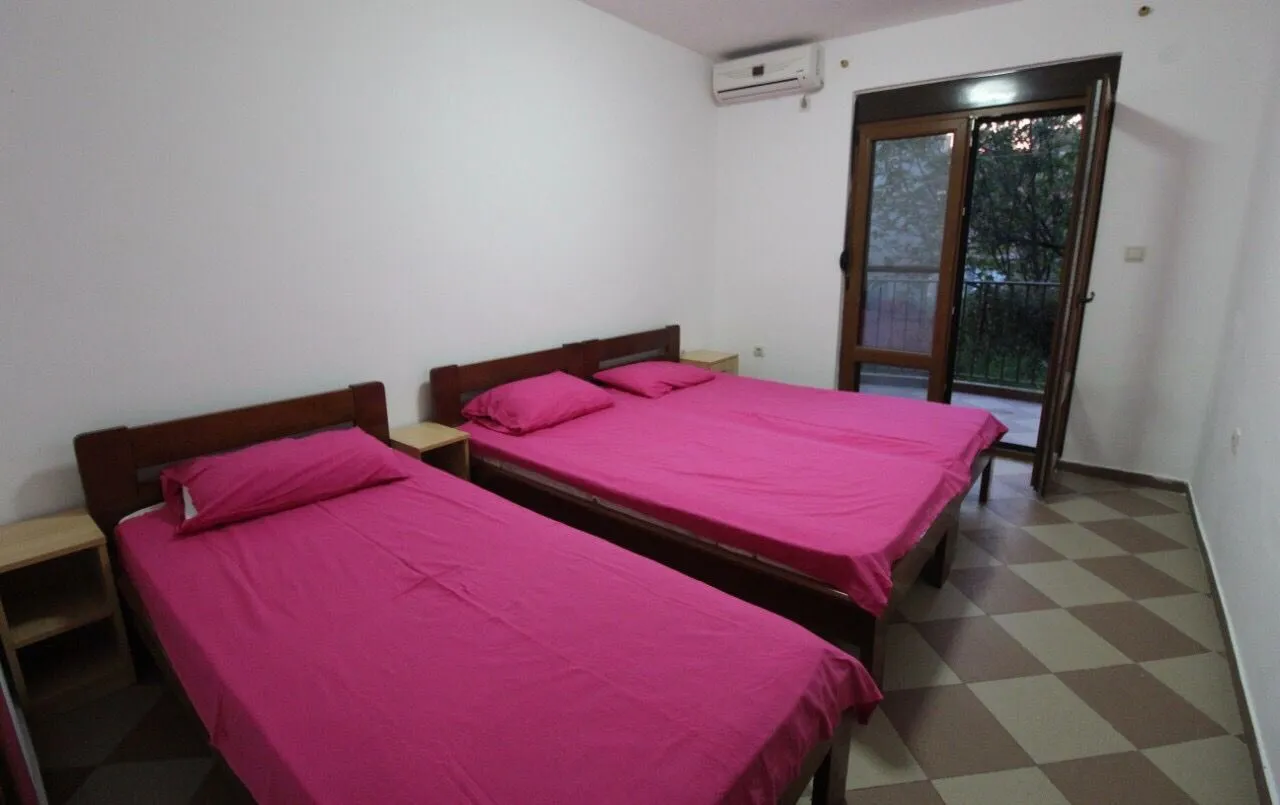 Sale, house, 220m², Bar, Crna Gora