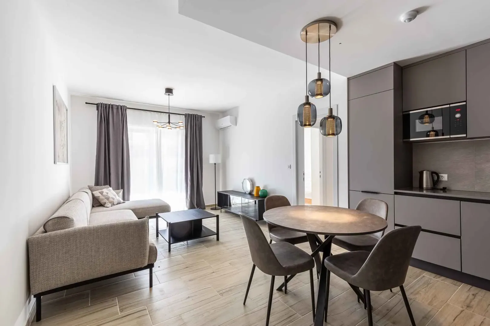 Prodaja, dvosoban stan, 54m², Bečići, Budva