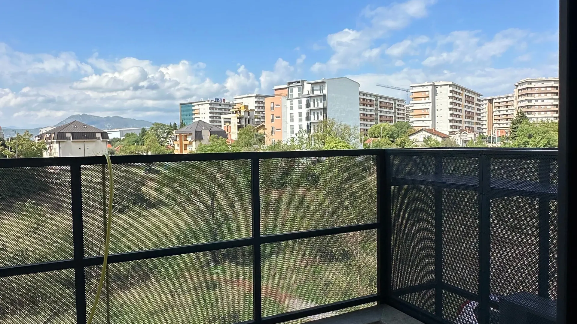 Izdavanje, jednosoban stan, 53m², 1 maj, Podgorica