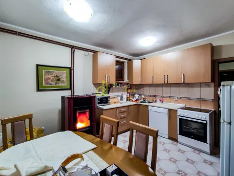 Prodaja, kuća, 180m², Donja Gorica, Podgorica - image 29