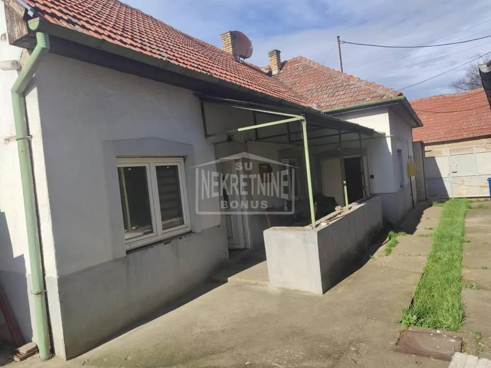 Prodaja, kuća, 170m², Gat, Subotica