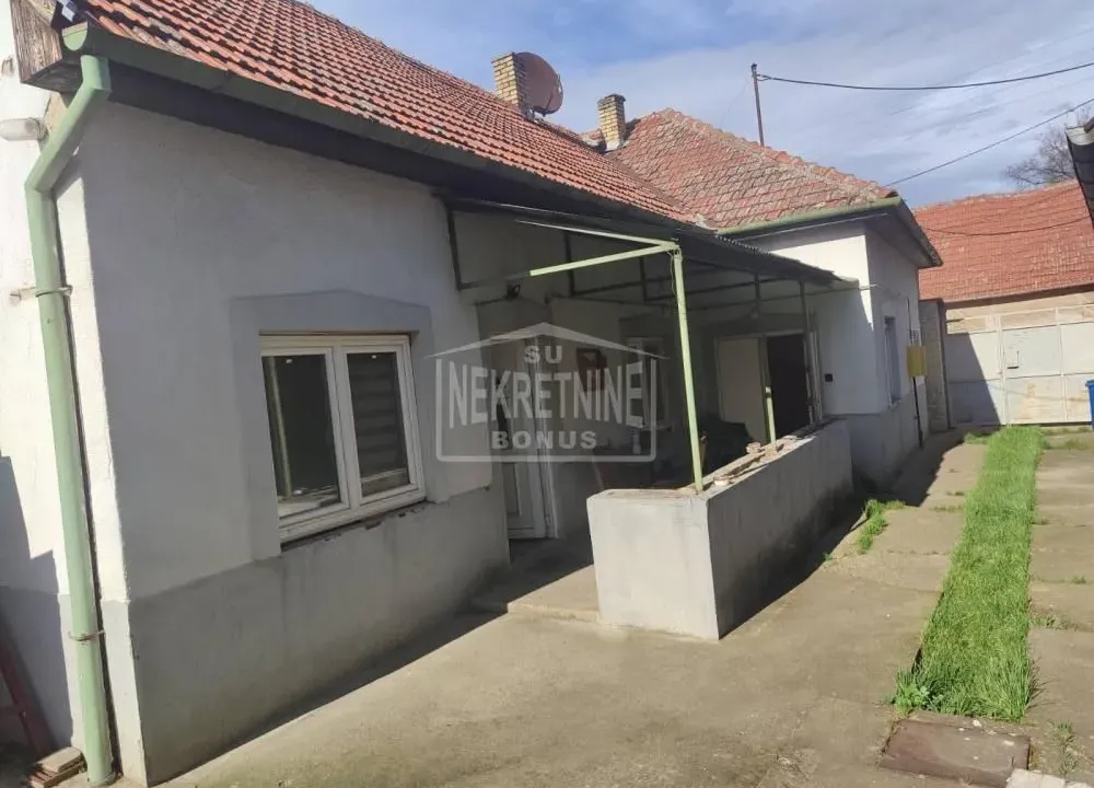 Prodaja, kuća, 170m², Gat, Subotica