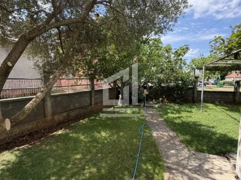 Prodaja, kuća, 187m², Zlatica, Podgorica - image 15