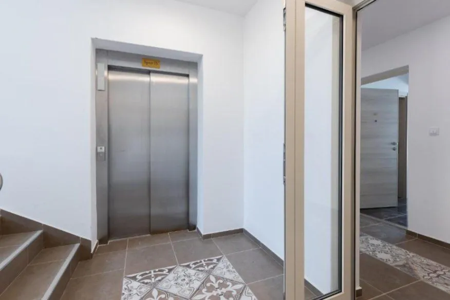 Sale, two bedroom apartment, 62m², Bečići, Budva