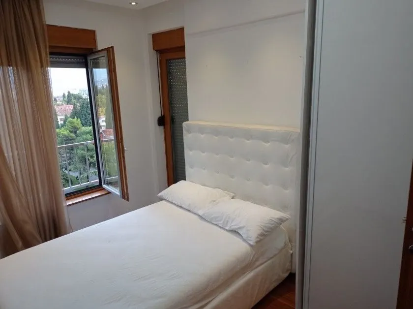 Rent, four bedroom apartment, 140m², Centar, Podgorica