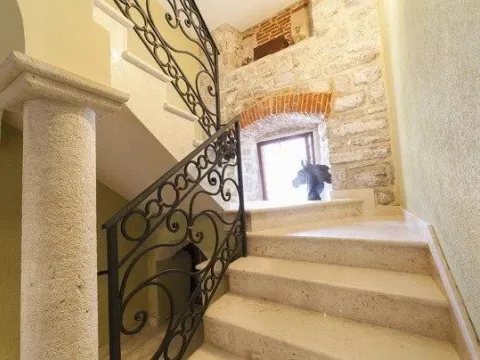 Prodaja, kuća, 450m², Kotor, Crna Gora - image 11