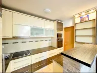 Prodaja, trosoban stan, 105m², Stari Aerodrom, Podgorica - image 12