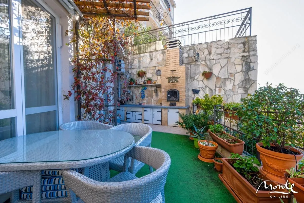 Prodaja, dvosoban stan, 174m², Lepetani, Tivat