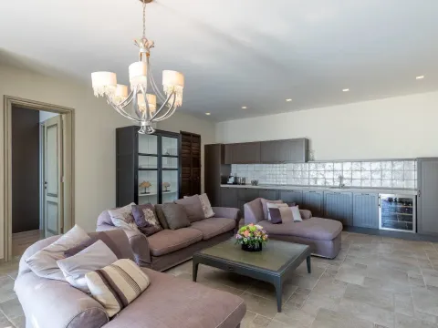 Prodaja, kuća, 550m², Reževići, Budva - image 21