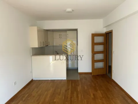 Rent, office space, 65m², Stari Aerodrom, Podgorica - image 10
