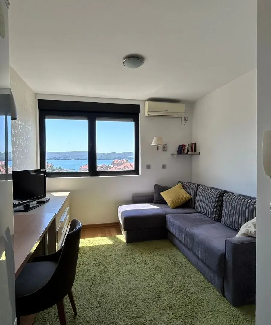 Izdavanje, garsonjera, 25m², Tivat, Crna Gora