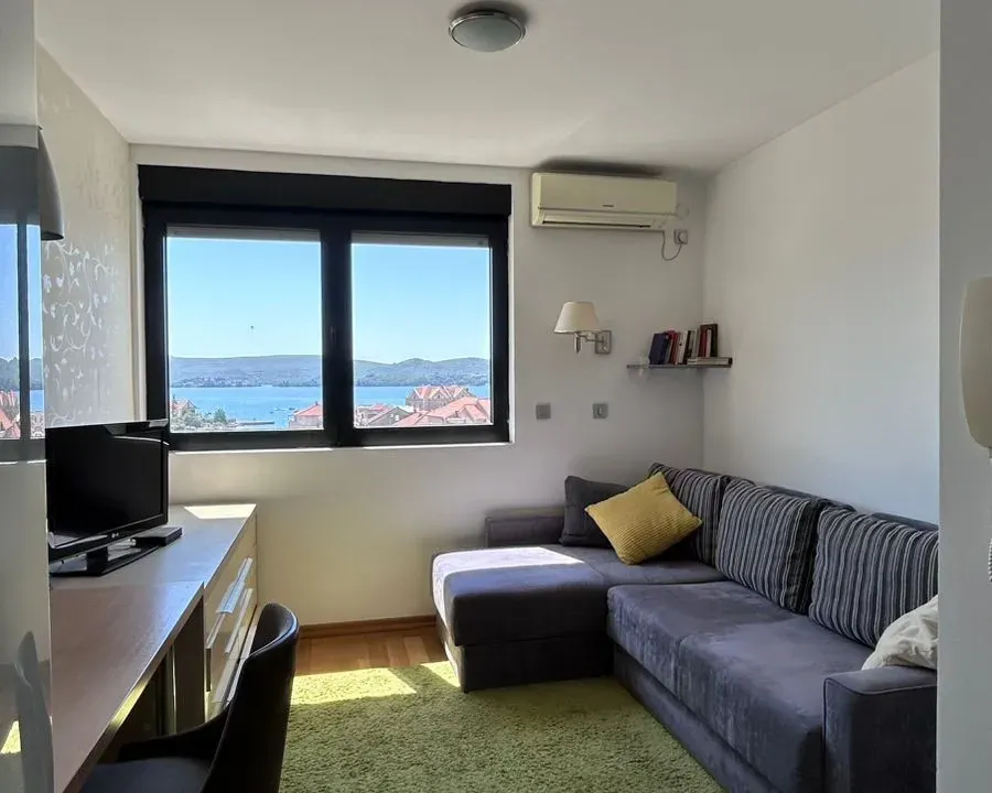 Rent, studio apartment, 25m², Tivat, Crna Gora