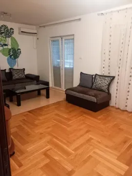 Izdavanje, trosoban stan, 98m², Ljubović, Podgorica - image 4