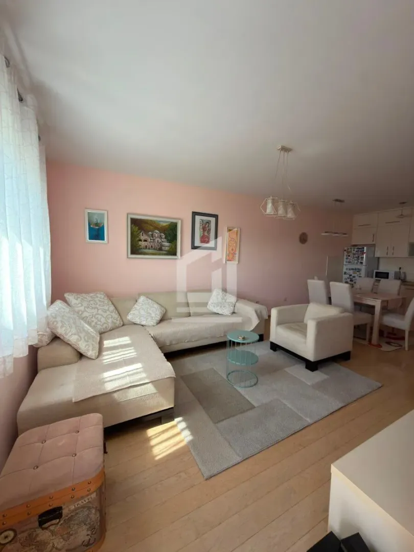 Izdavanje, dvosoban stan, 70m², City Kvart, Podgorica