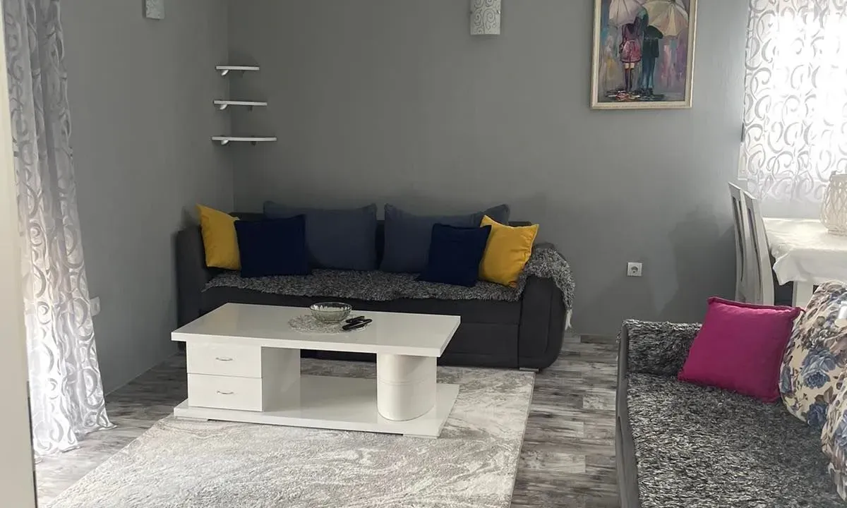 Izdavanje, jednosoban stan, 60m², Malo Brdo, Podgorica