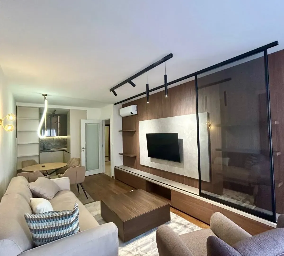 Izdavanje, jednosoban stan, 51m², Tološi, Podgorica