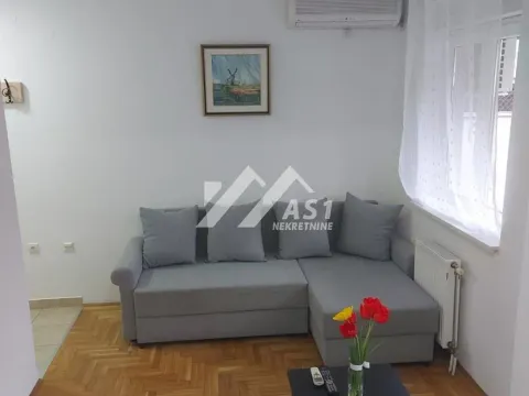Izdavanje, jednosoban stan, 38m², Grbavica, Novi Sad Sve Podlokacije