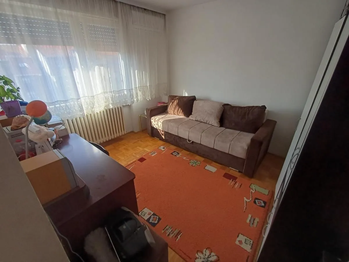 Prodaja, trosoban stan, 65m², Sajmište, Novi Sad