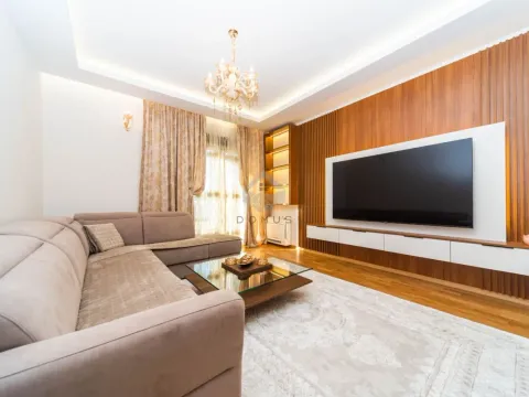 Izdavanje, dvosoban stan, 88m², Stara Varoš, Podgorica - image 2