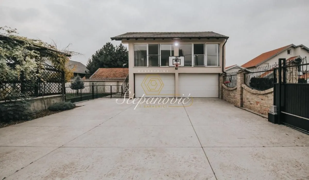 Prodaja, kuća, 370m², Adice, Novi Sad Sve Podlokacije