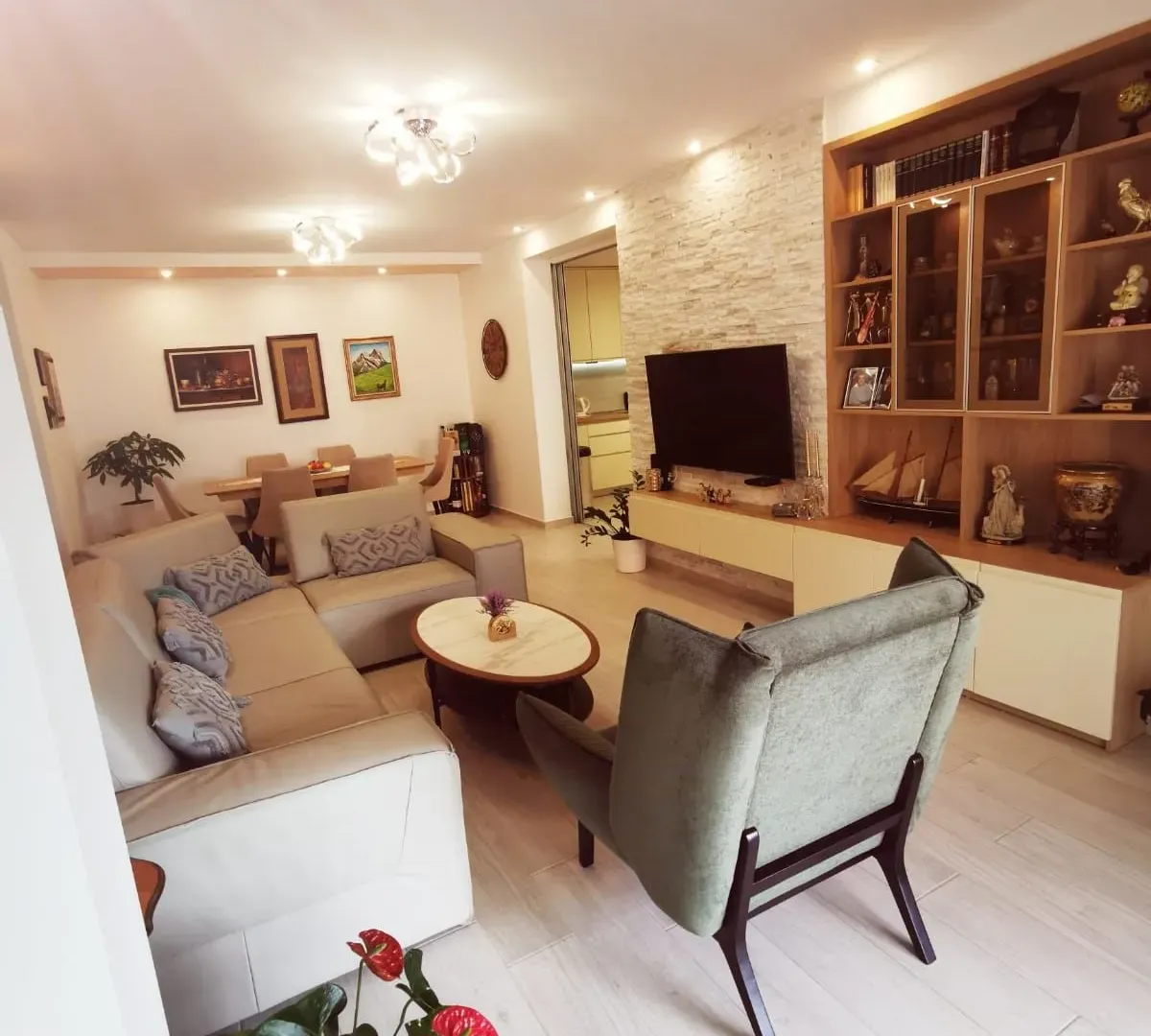 Prodaja, jednosoban stan, 61m², Dobrota, Kotor