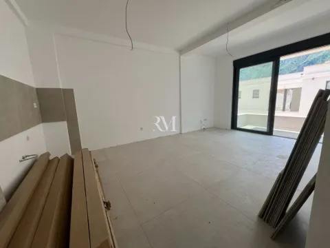 Prodaja, jednosoban stan, 46m², Dobrota, Kotor - image 10