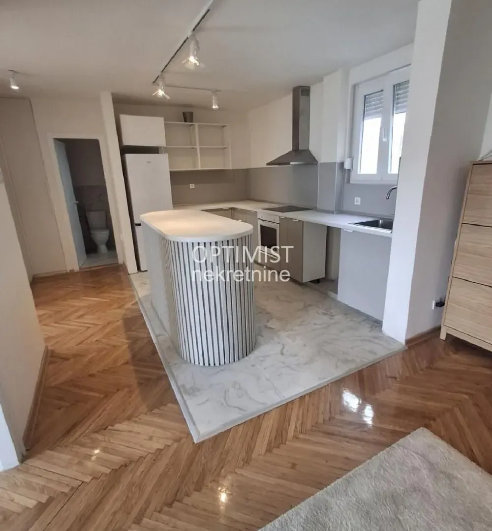 Prodaja, dvosoban stan, 60m², Novi Beograd Blok 1 Fontana, Novi Beograd Sve Podlokacije
