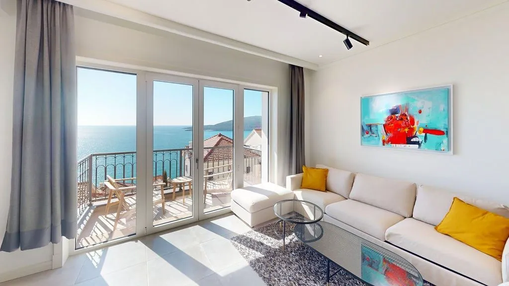 Prodaja, jednosoban stan, 42m², Tivat, Crna Gora