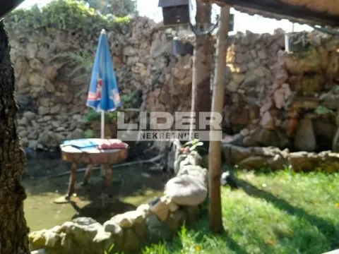 Izdavanje, kuća, 200m², Zemun Gornji Grad, Zemun Sve Podlokacije - image 9