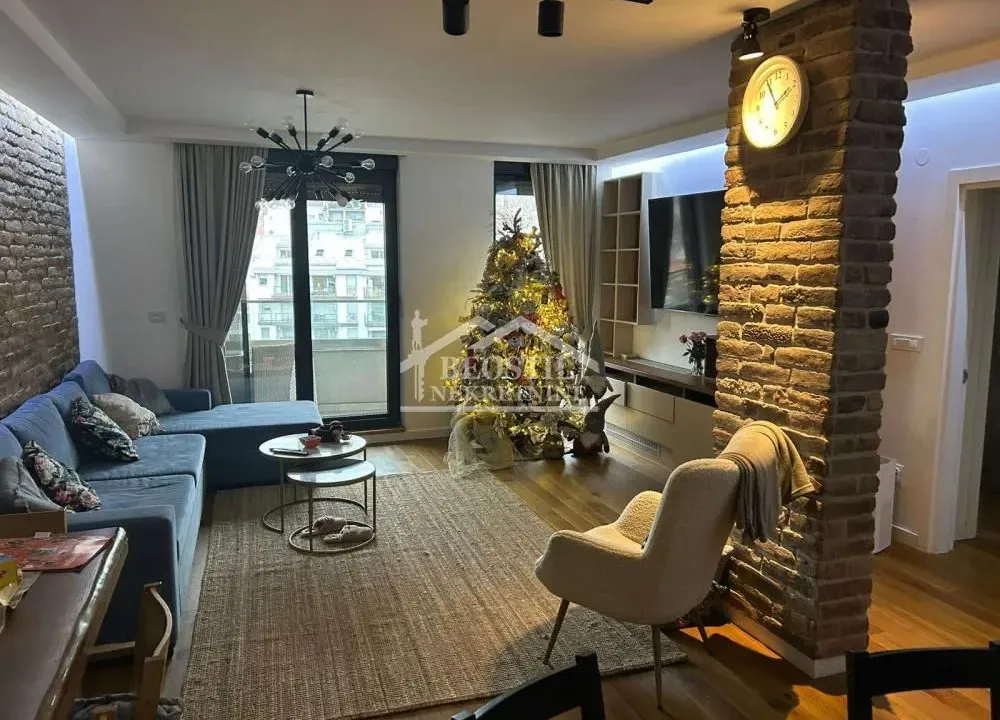 Izdavanje, trosoban stan, 93m², Južni Bulevar, Vračar Sve Podlokacije