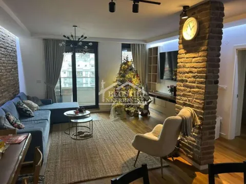 Rent, three bedroom apartment, 93m², Južni Bulevar, Vračar Sve Podlokacije - image 1