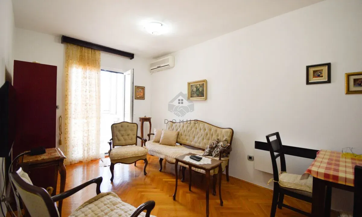 Izdavanje, jednosoban stan, 45m², Stara Varoš, Podgorica