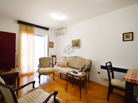 Izdavanje, jednosoban stan, 45m², Stara Varoš, Podgorica