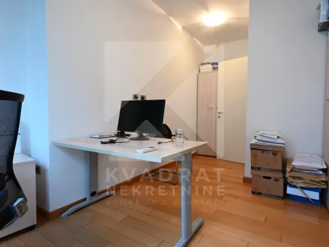 Prodaja, trosoban stan, 114m², Centar, Podgorica - image 12