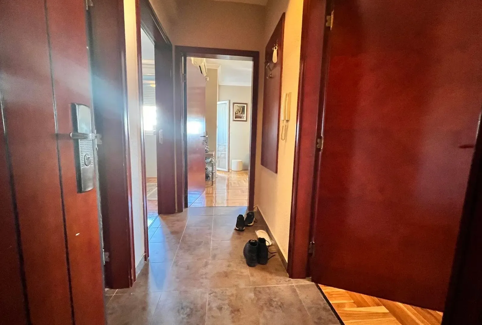 Izdavanje, jednosoban stan, 51m², 1 maj, Podgorica