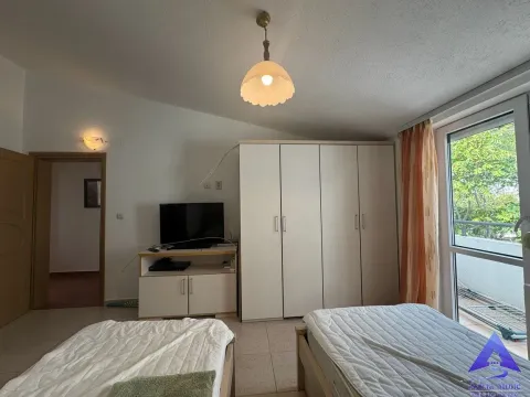 Prodaja, četvorosoban stan, 176m², Petrovac, Budva - image 9