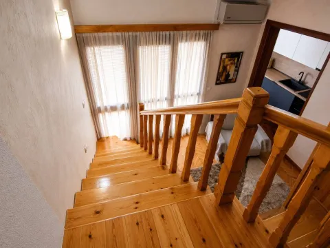 Izdavanje, jednosoban stan, 55m², Centar, Bar - image 4