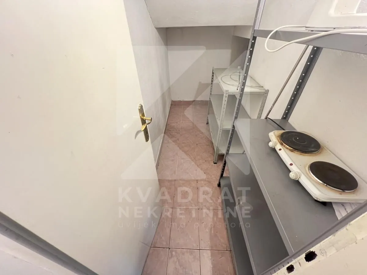 Rent, house, 220m², Dahna, Podgorica