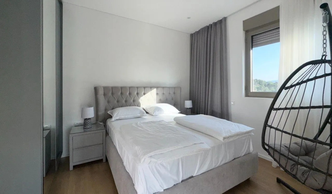 Prodaja, dvosoban stan, 90m², Tivat, Crna Gora