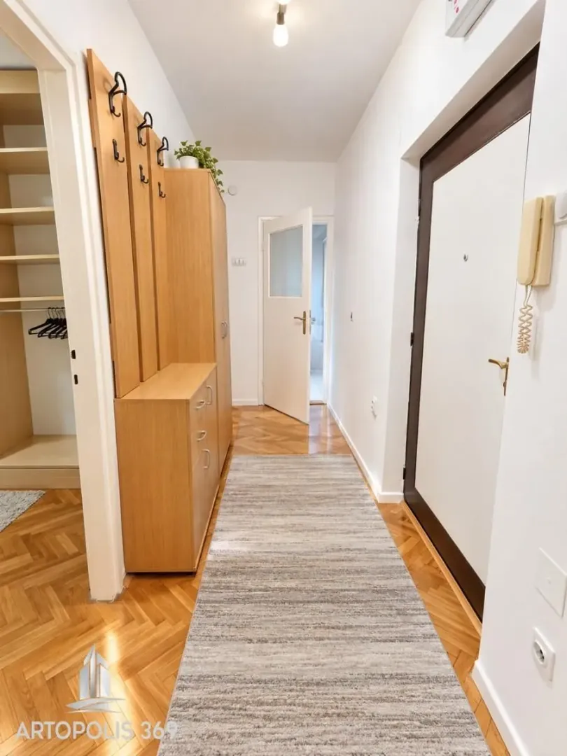 Prodaja, trosoban stan, 64m², Karaburma, Palilula Sve Podlokacije
