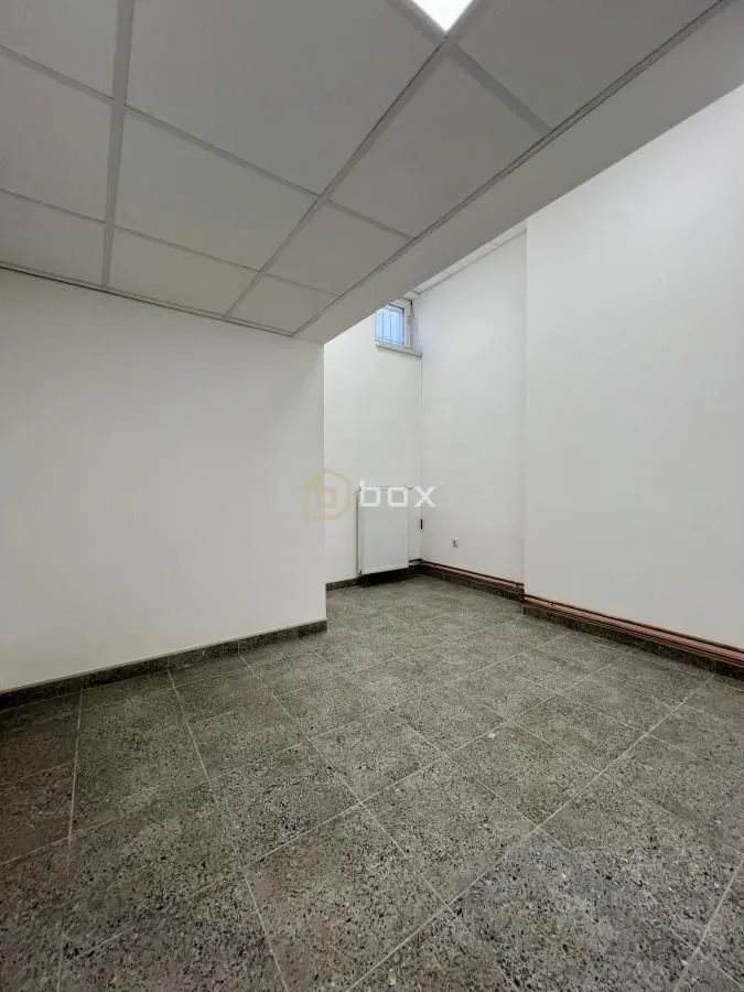 Rent, office space, 12m², Crveni Krst, Niš