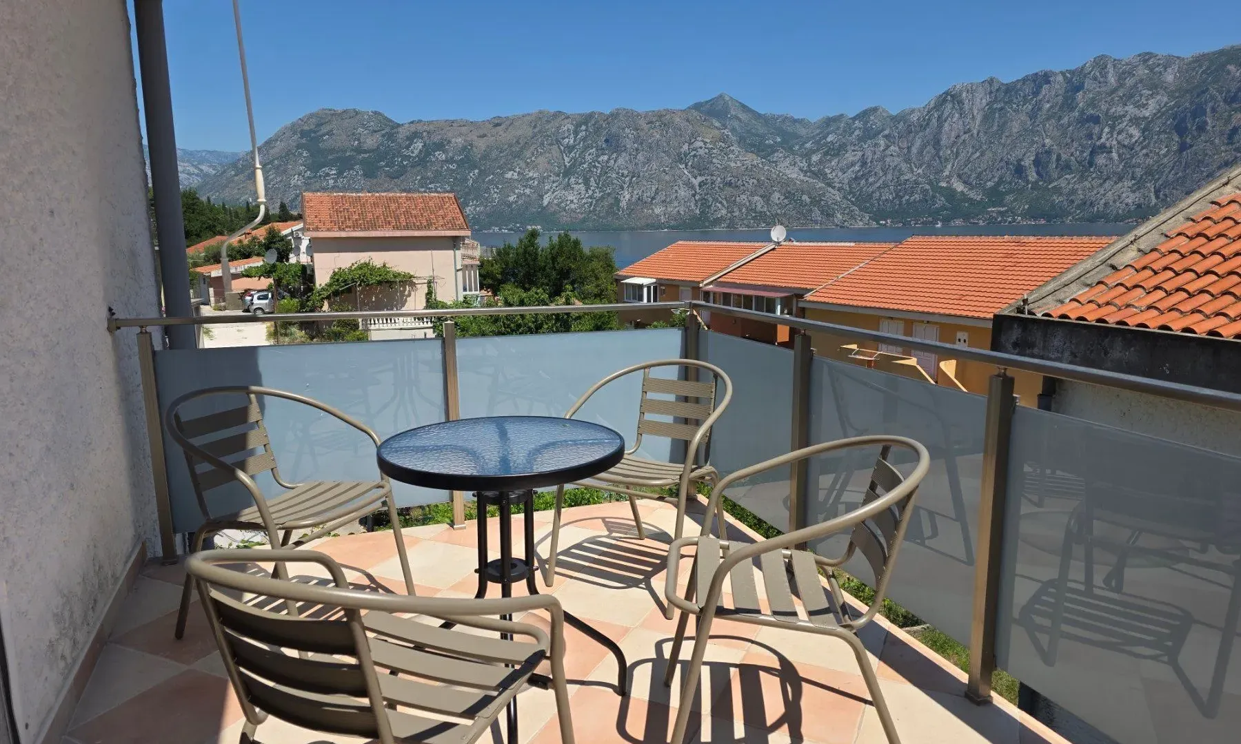 Prodaja, trosoban stan, 115m², Prčanj, Kotor